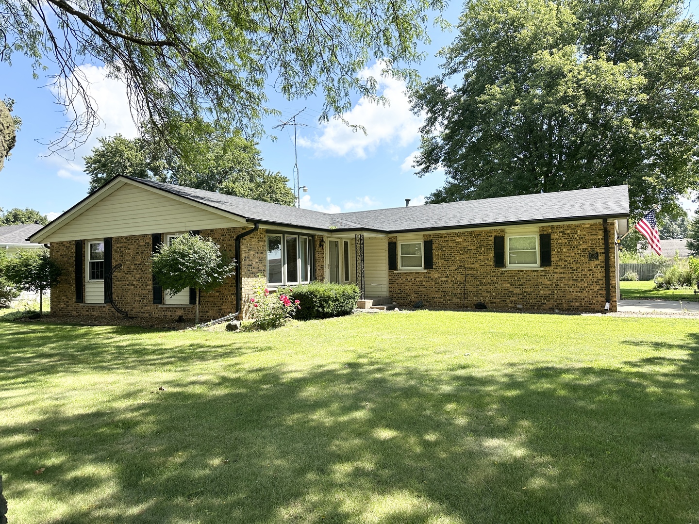 1130 Cardinal Drive Property Photo 1