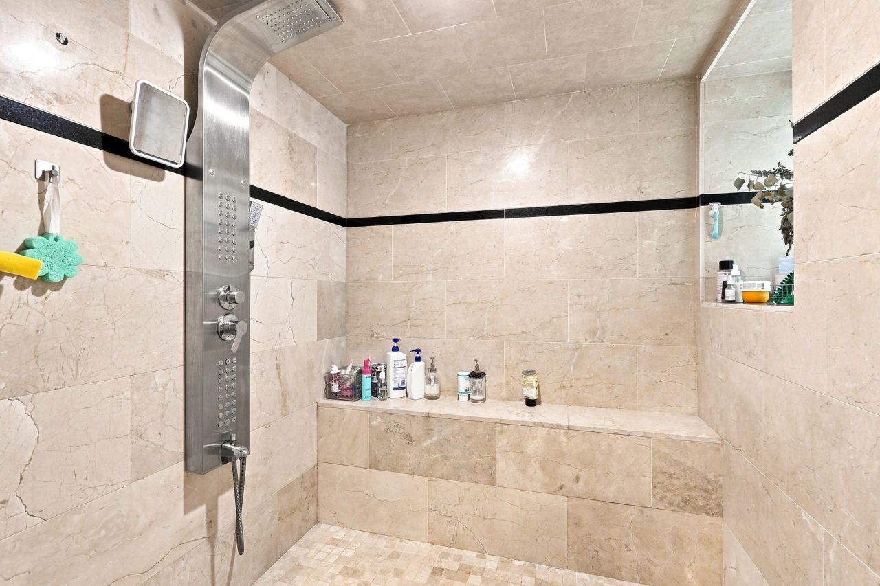 4937 N Bell Avenue Property Photo 10