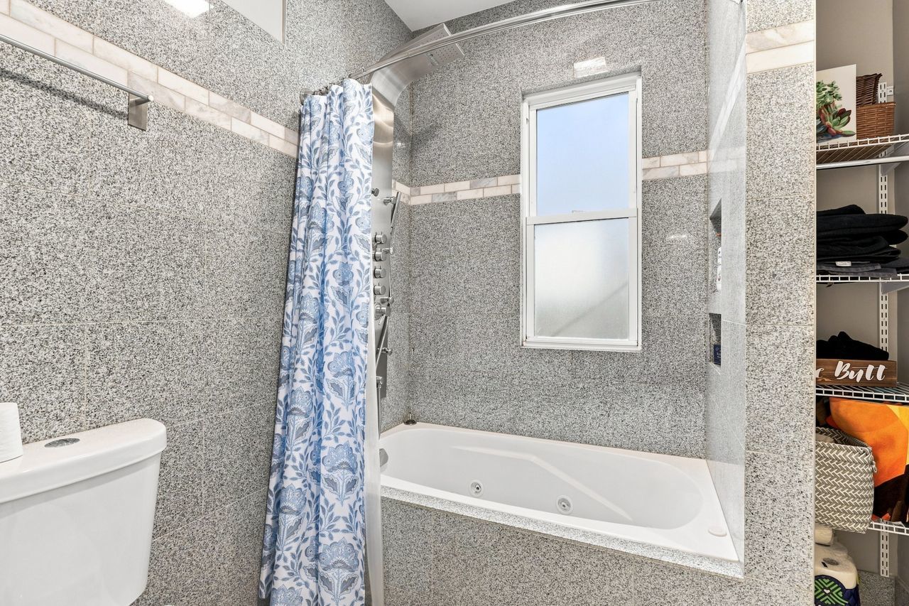 4937 N Bell Avenue Property Photo 16