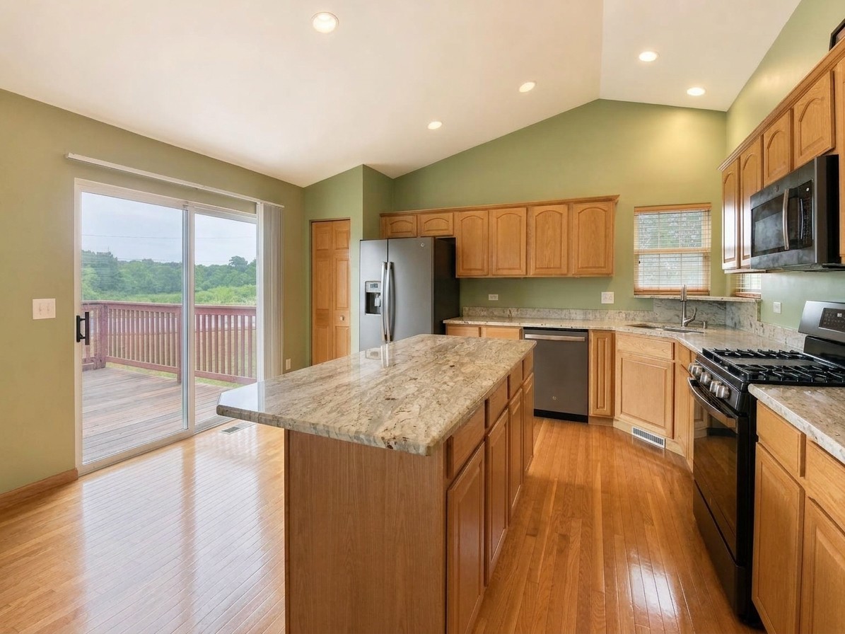 8416 Redbud Court Property Photo 3