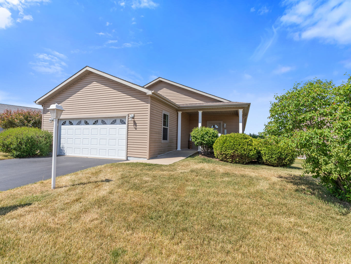 1532 Meadow View Lane Property Photo 1