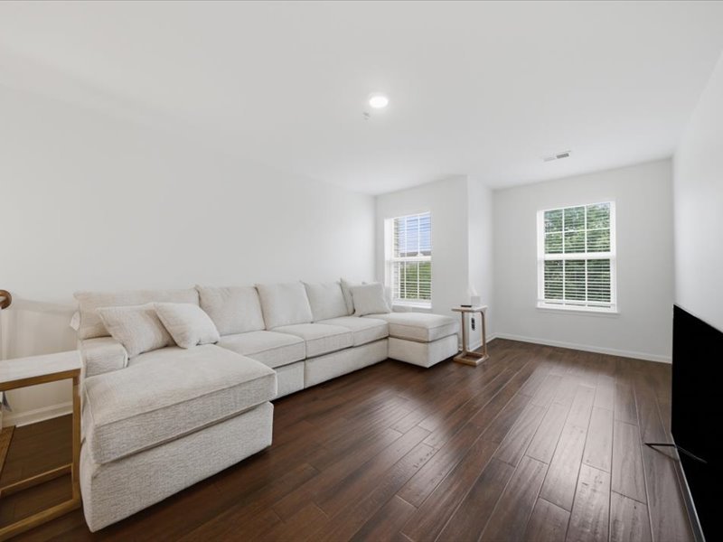 543 Topeka Drive Property Photo 12