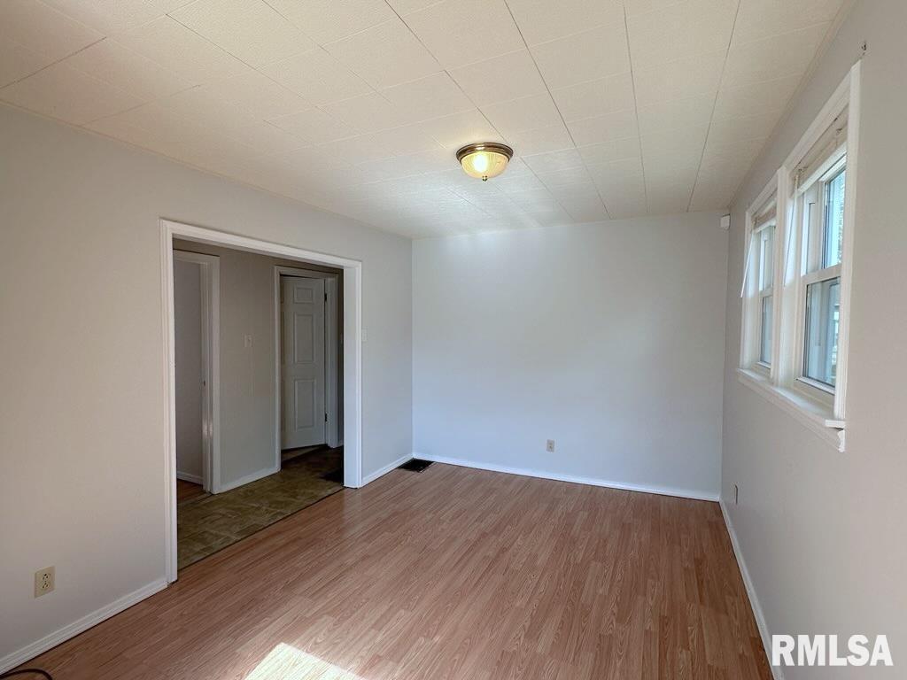 2027 Herbert Street Property Photo 8