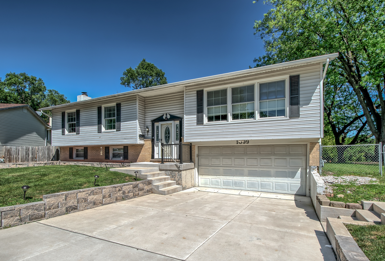 1099 STRATFORD Lane