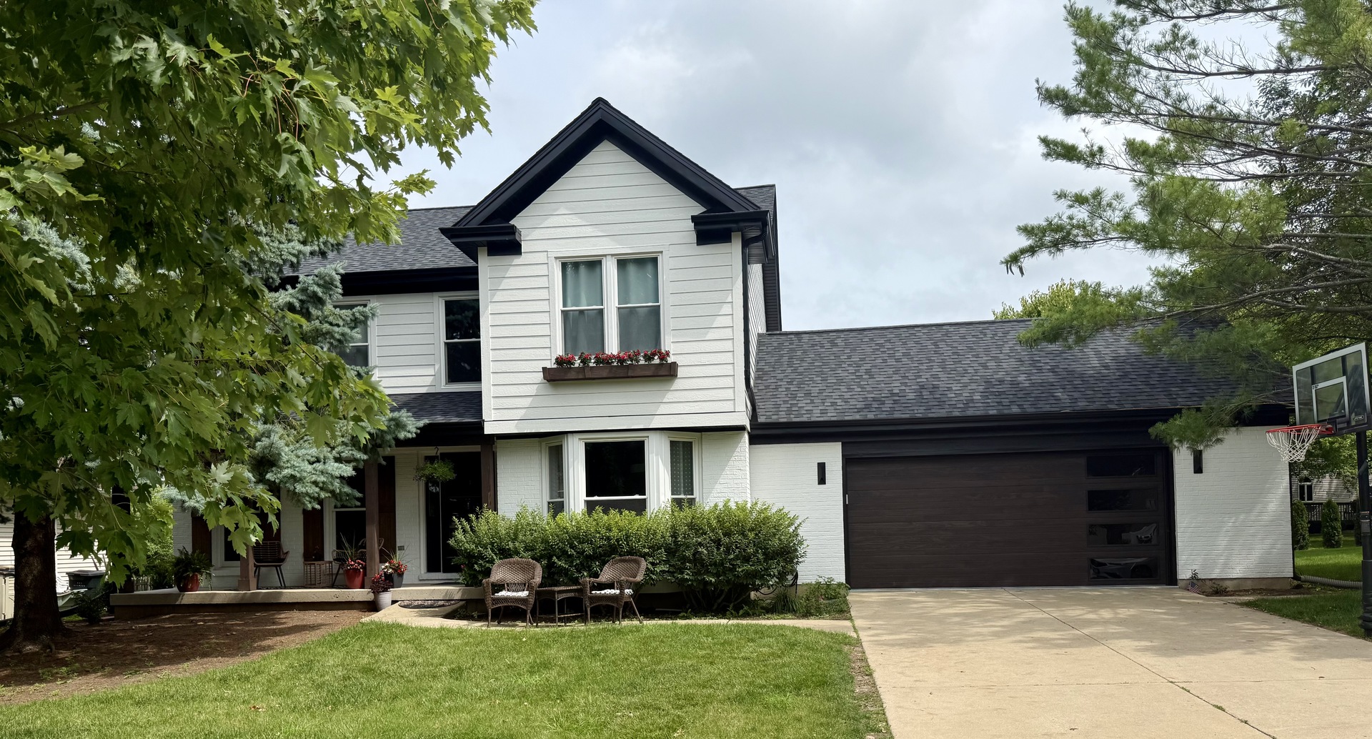 1127 Yorkshire Drive Property Photo 1