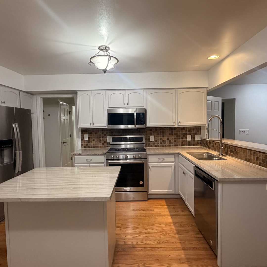 1127 Yorkshire Drive Property Photo 10