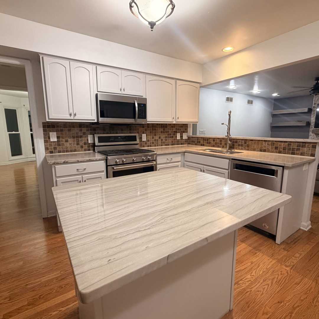 1127 Yorkshire Drive Property Photo 14