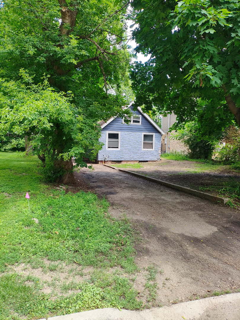 204 W Ellis Avenue Property Photo 1
