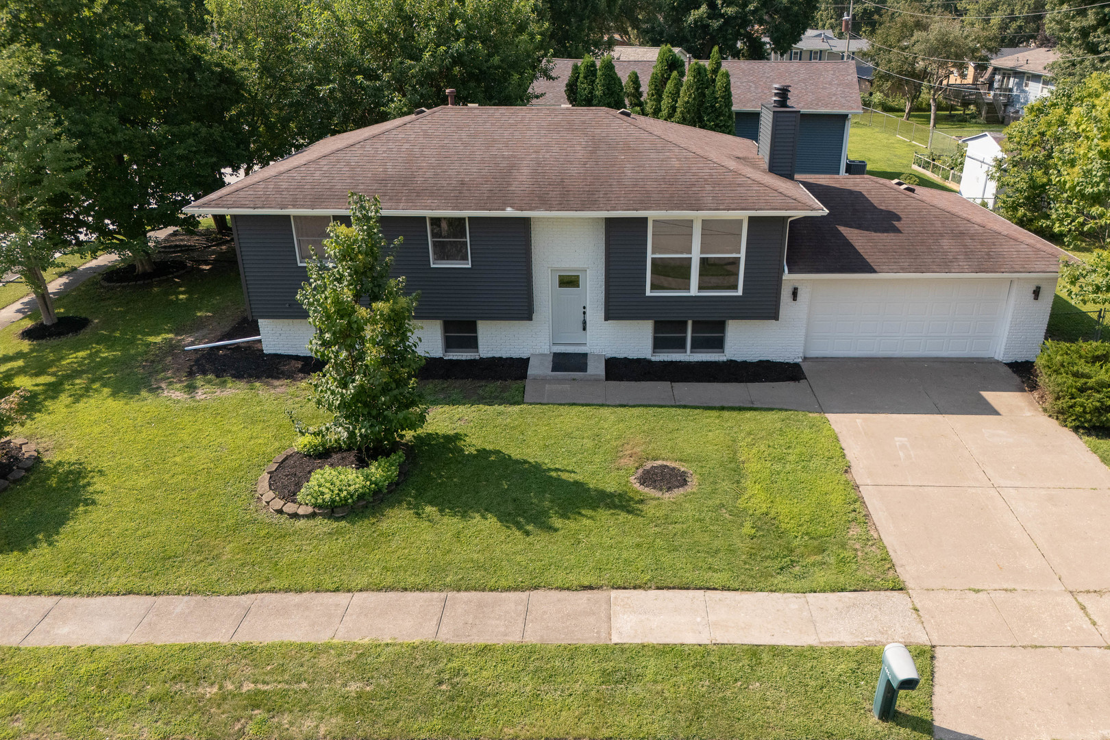 1955 Danbury Drive Property Photo 1