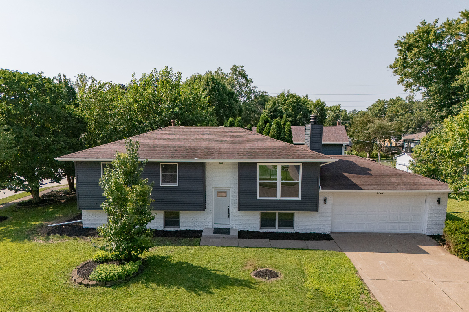 1955 Danbury Drive Property Photo 2