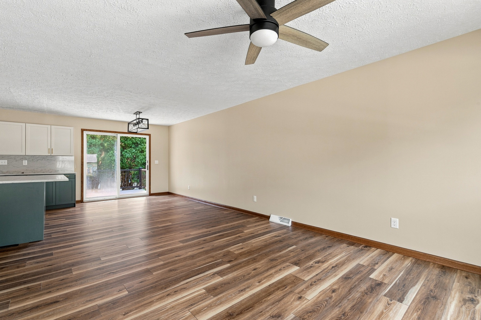 1955 Danbury Drive Property Photo 9