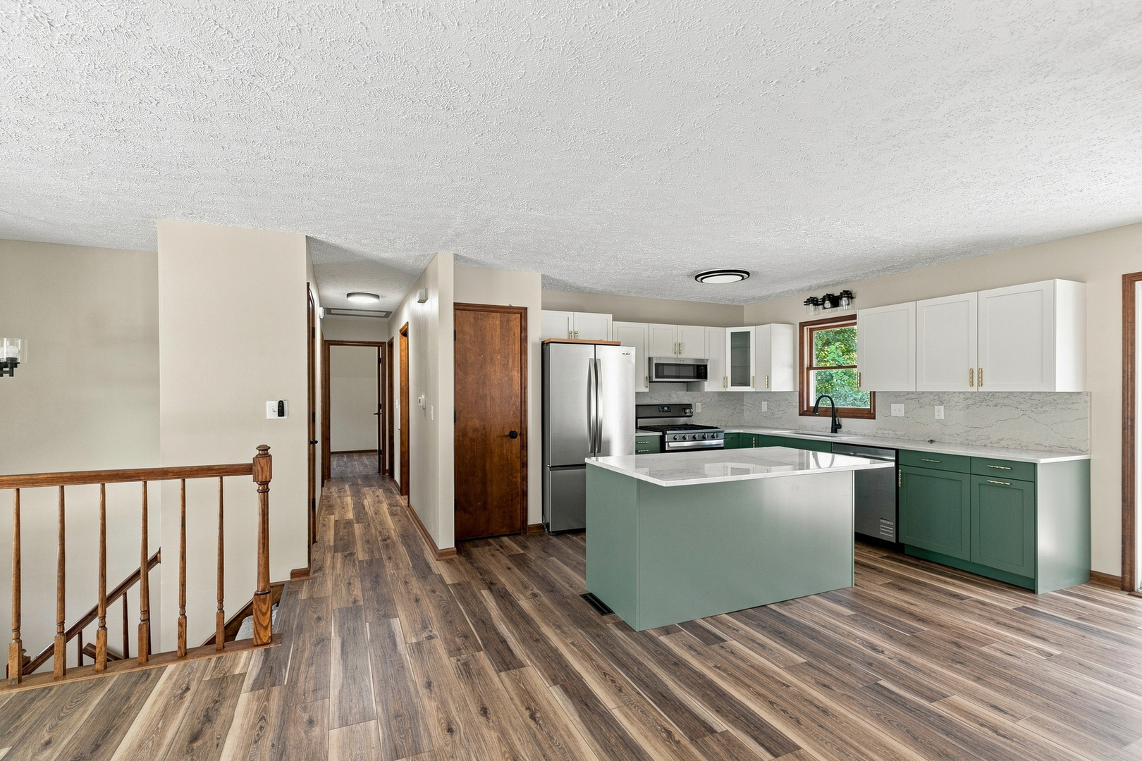 1955 Danbury Drive Property Photo 10