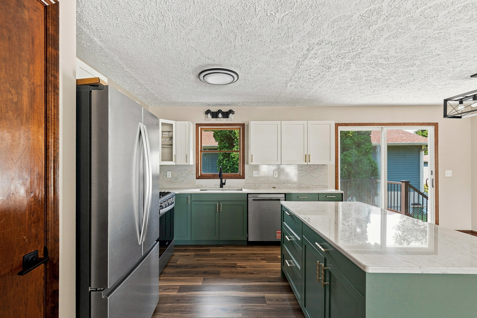 1955 Danbury Drive Property Photo 17
