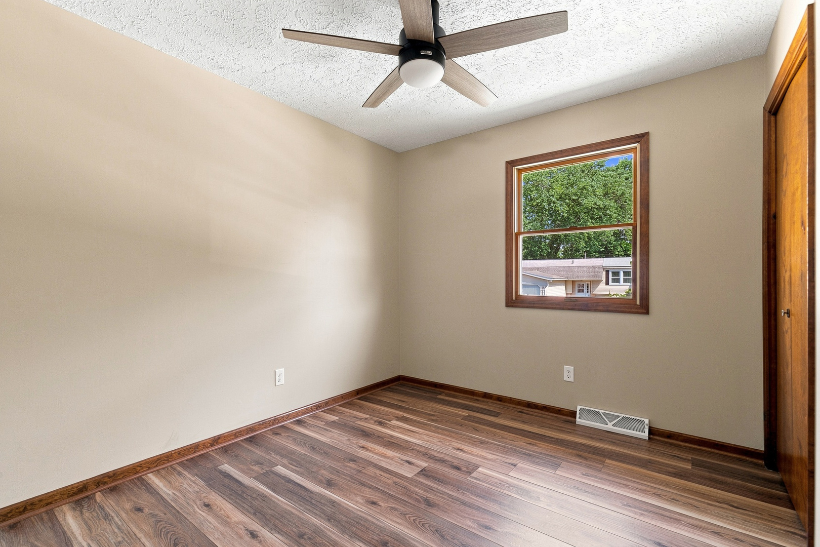1955 Danbury Drive Property Photo 20
