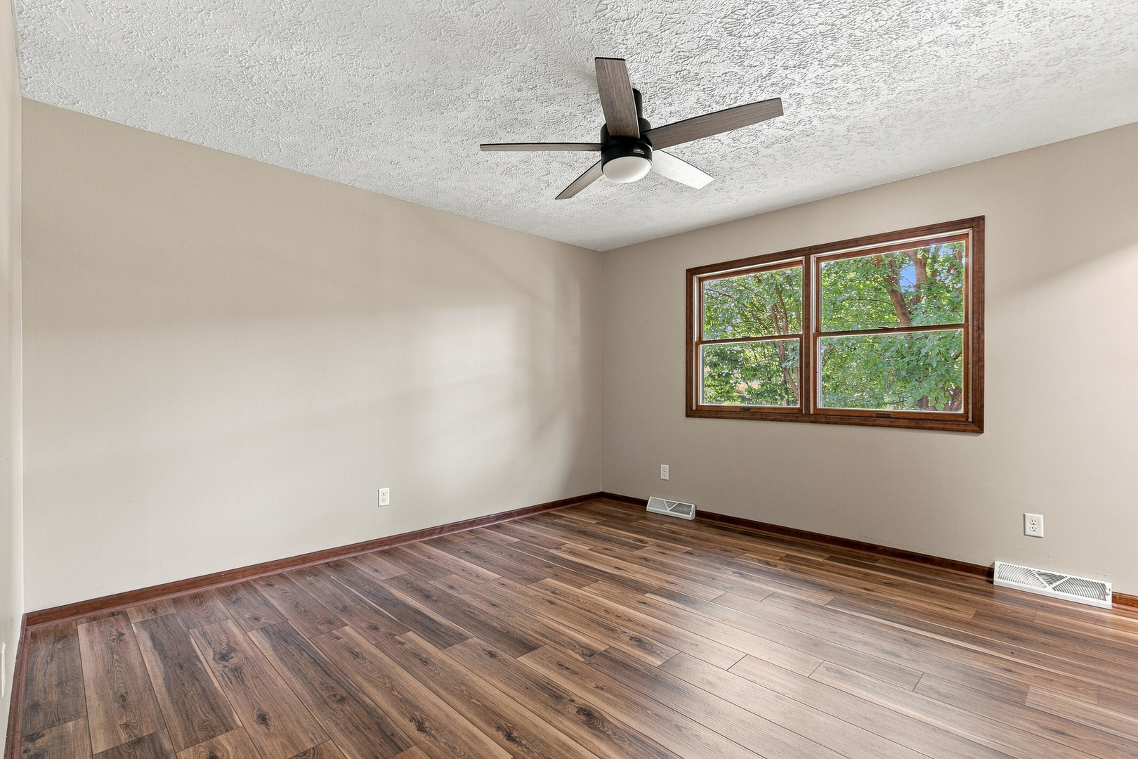 1955 Danbury Drive Property Photo 22