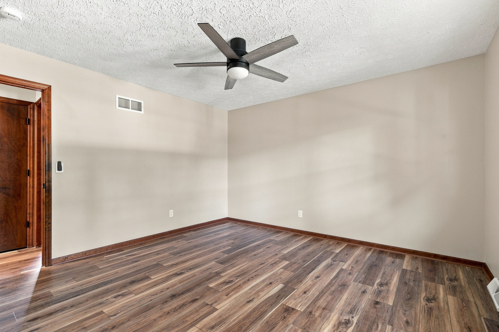 1955 Danbury Drive Property Photo 27