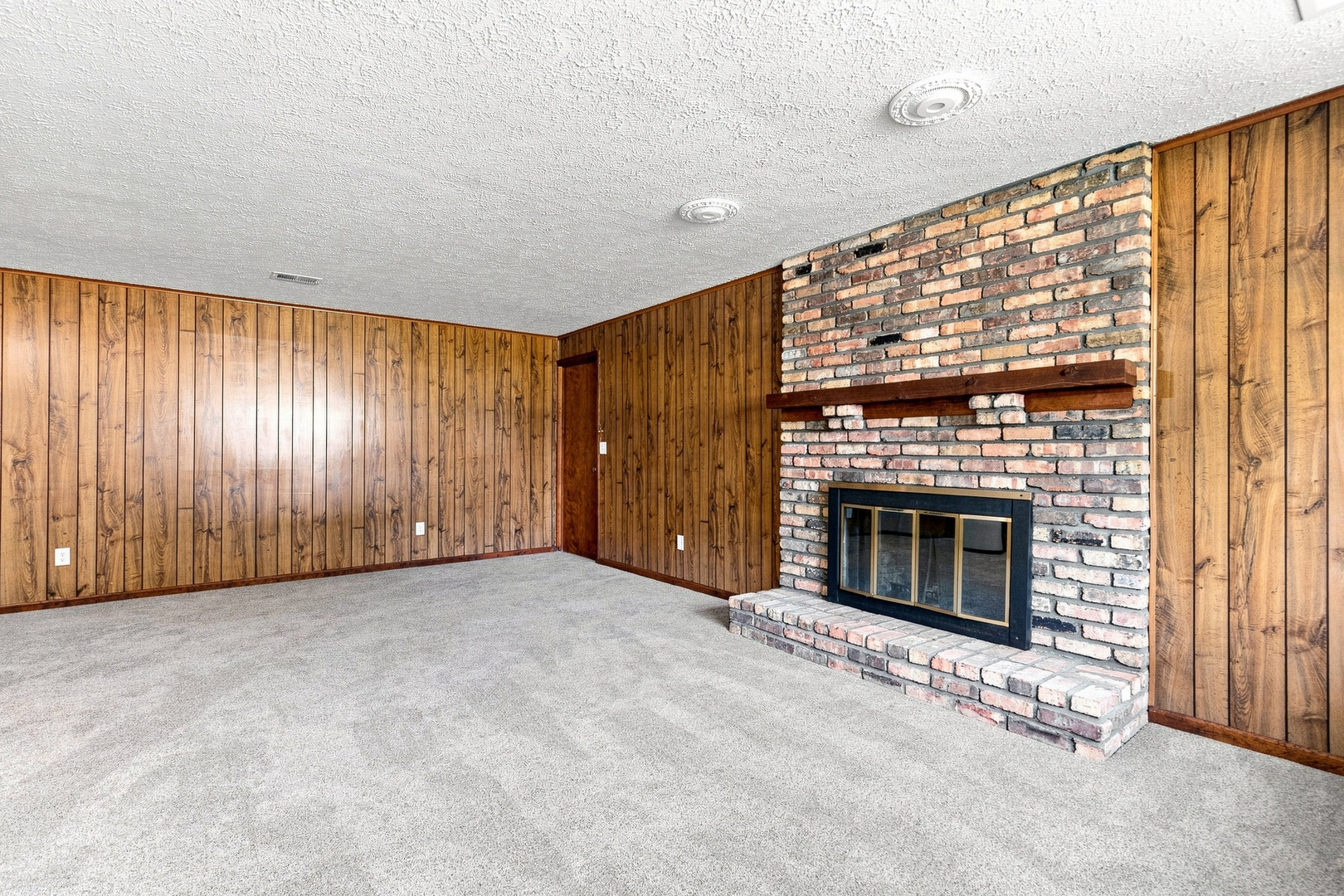 1955 Danbury Drive Property Photo 31