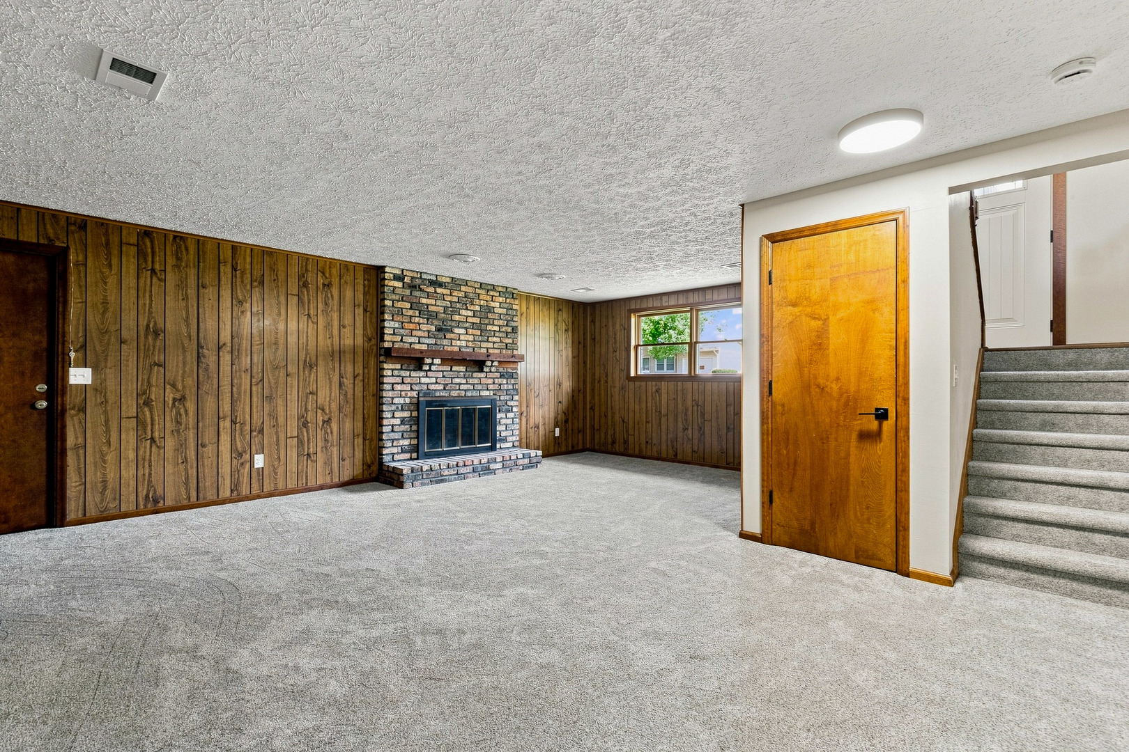 1955 Danbury Drive Property Photo 34