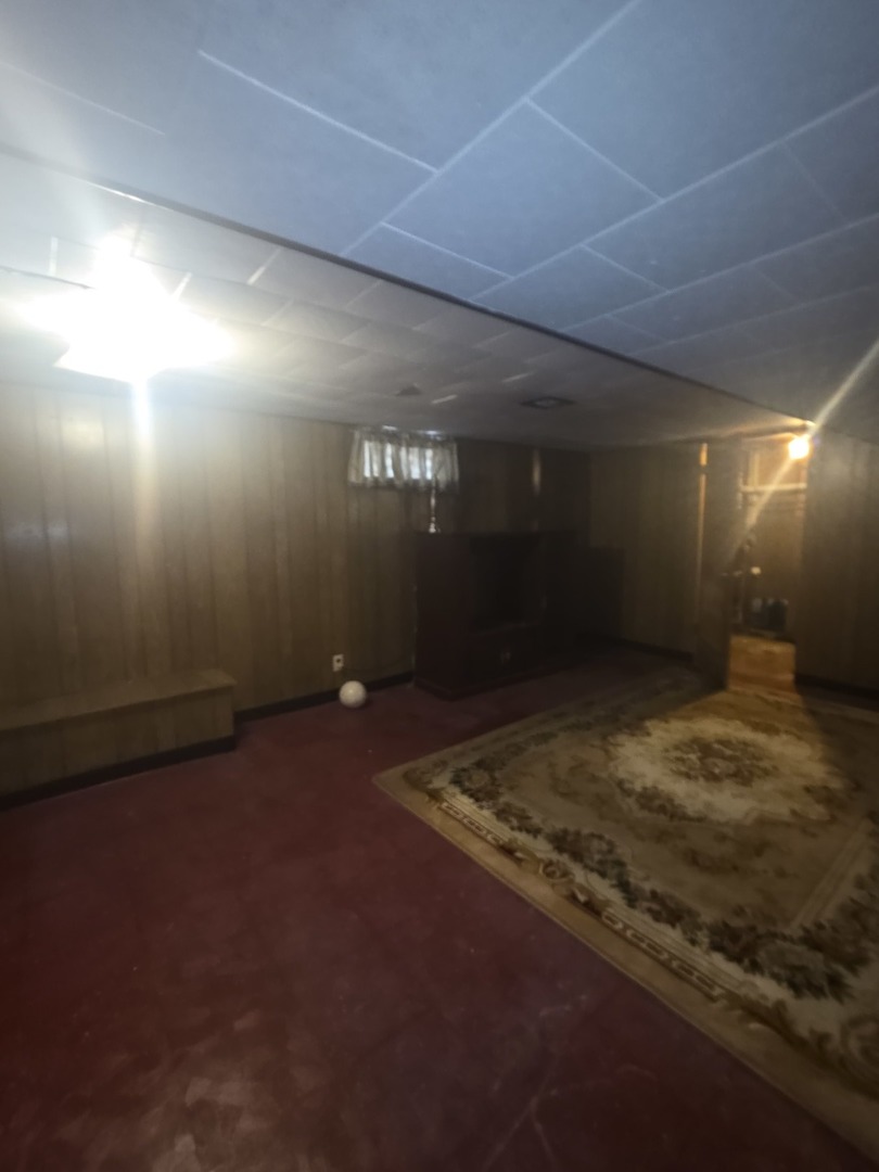 821 E 10th Place Property Photo 11