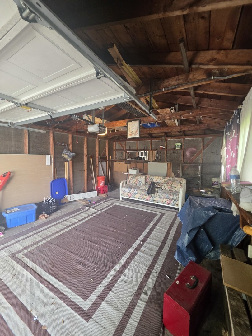 821 E 10th Place Property Photo 13