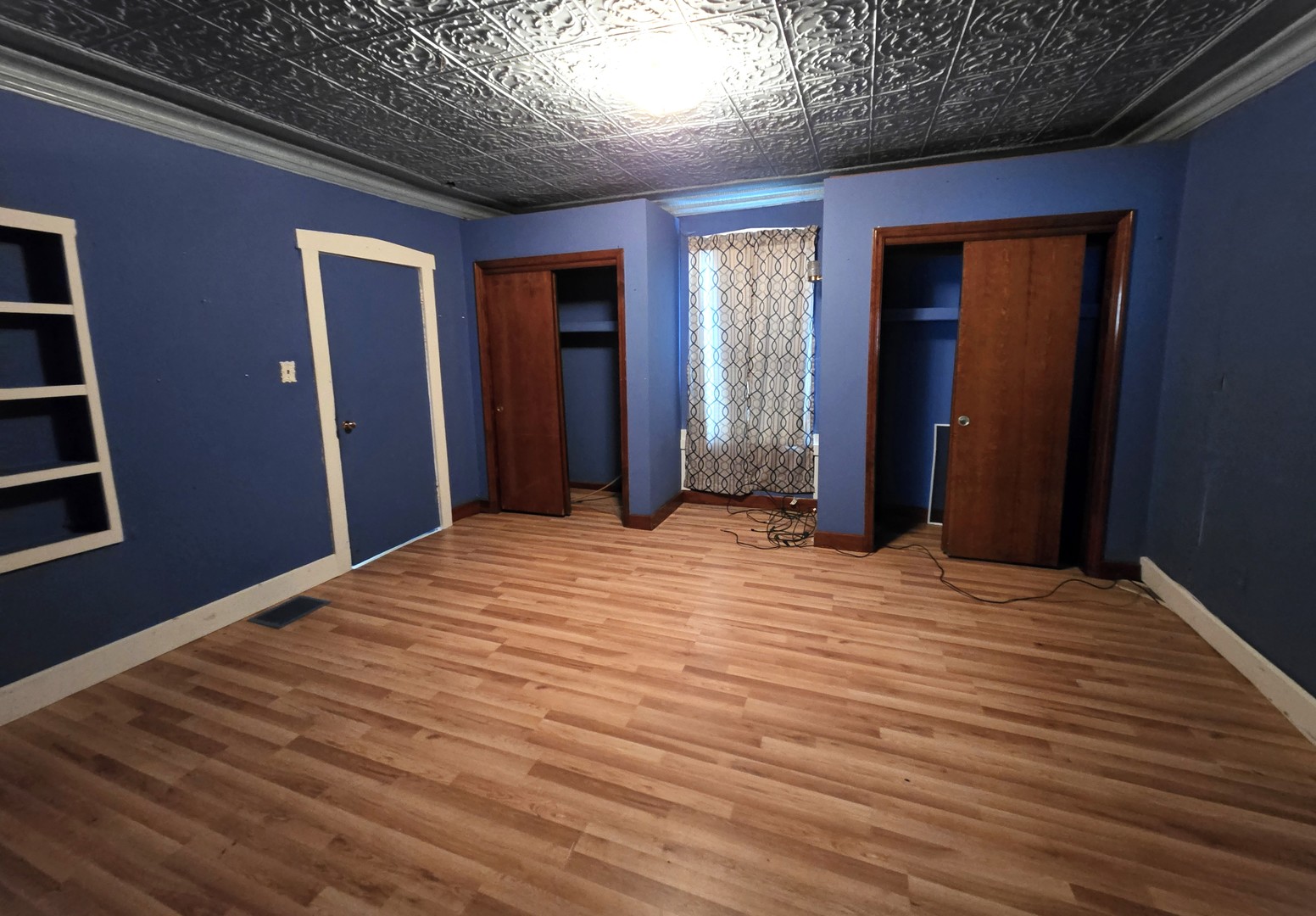 646 Payson Avenue Property Photo 7
