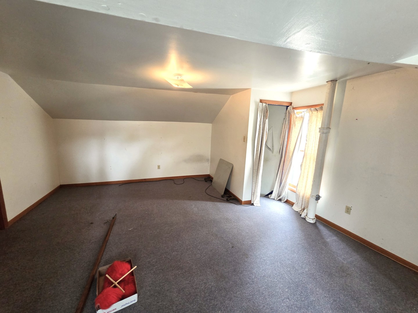 646 Payson Avenue Property Photo 9