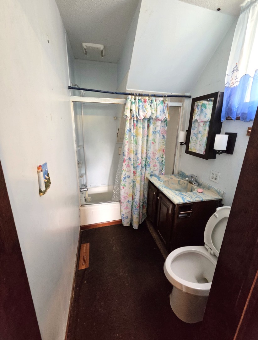 646 Payson Avenue Property Photo 12
