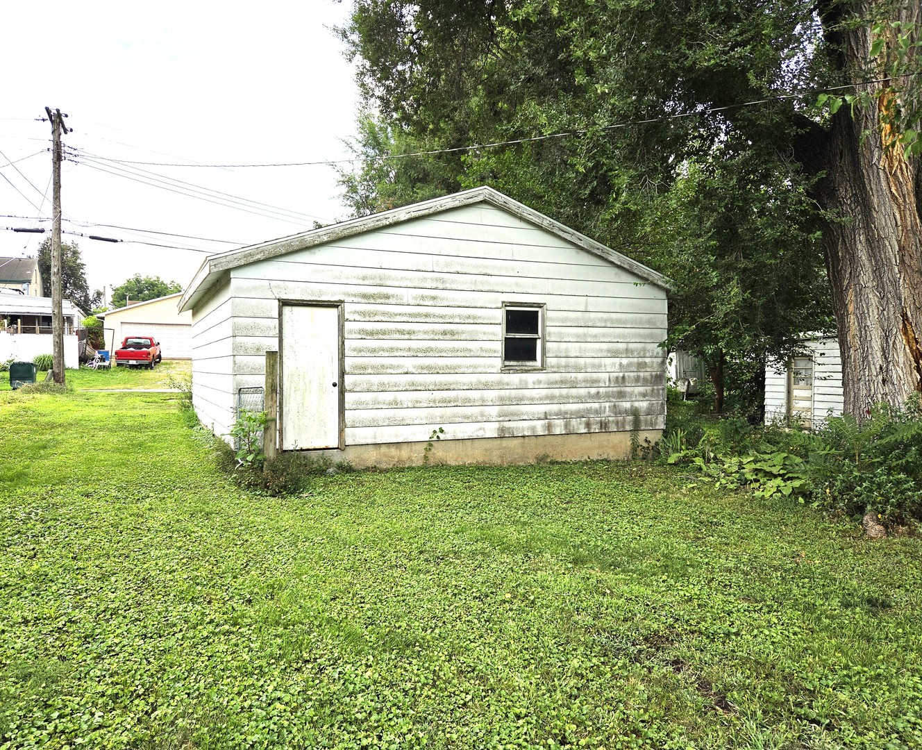 646 Payson Avenue Property Photo 14
