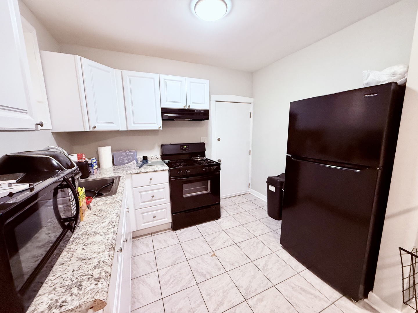 3758 N Sawyer Avenue Property Photo 6