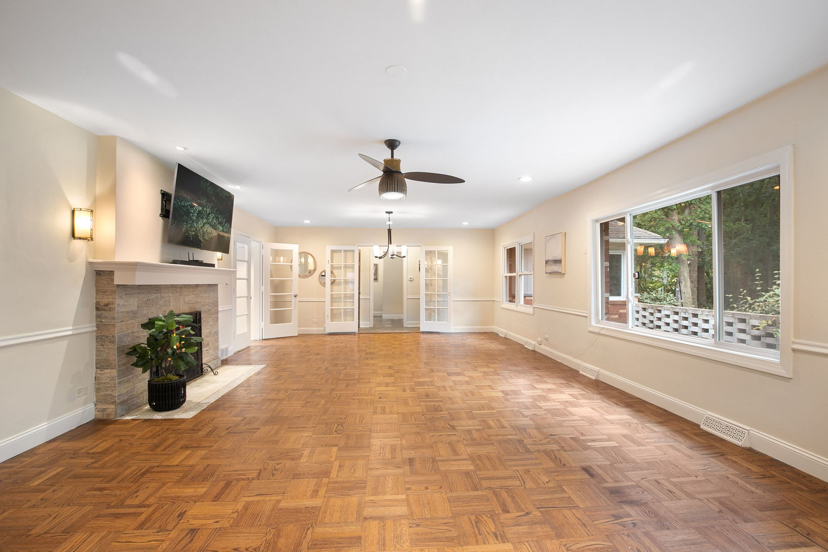 1433 Fulton Avenue Property Photo 2