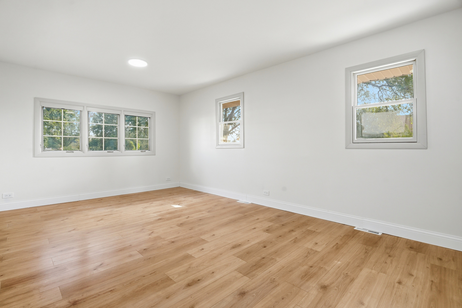 2425 E Sand Lake Road Property Photo 11