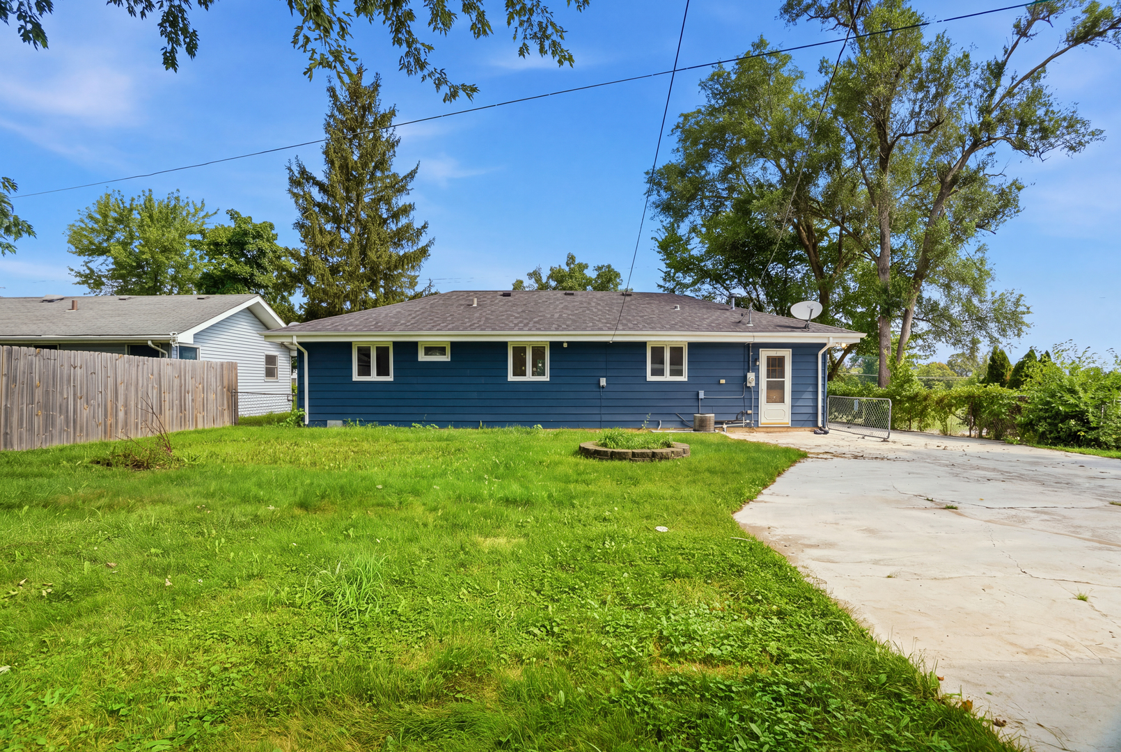 2425 E Sand Lake Road Property Photo 17