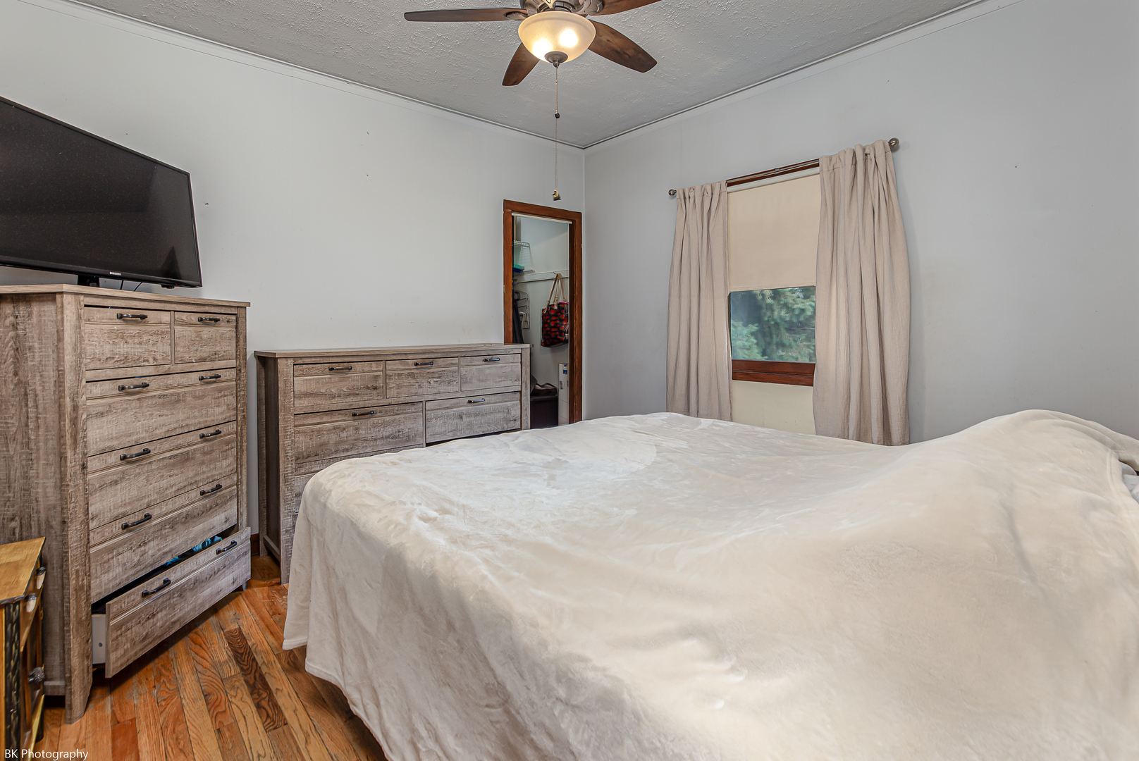 10230 S Turner Avenue Property Photo 14