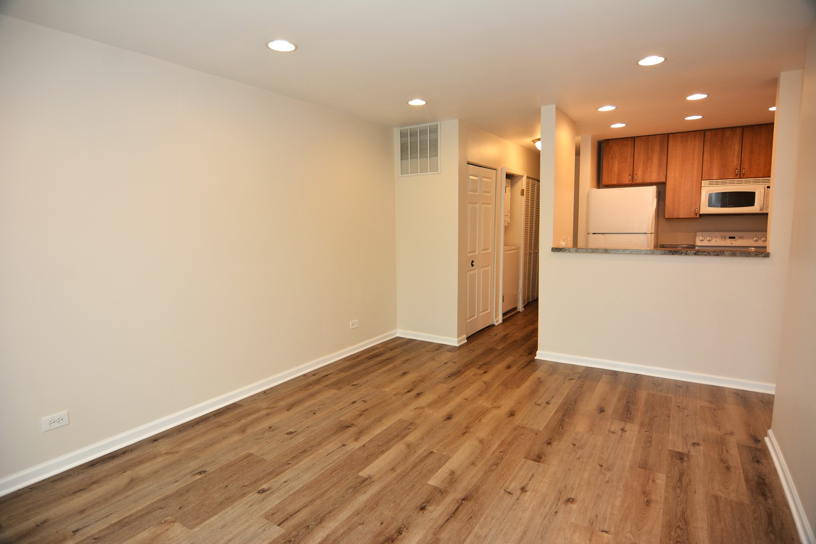 802 E Hillside Avenue Property Photo 6