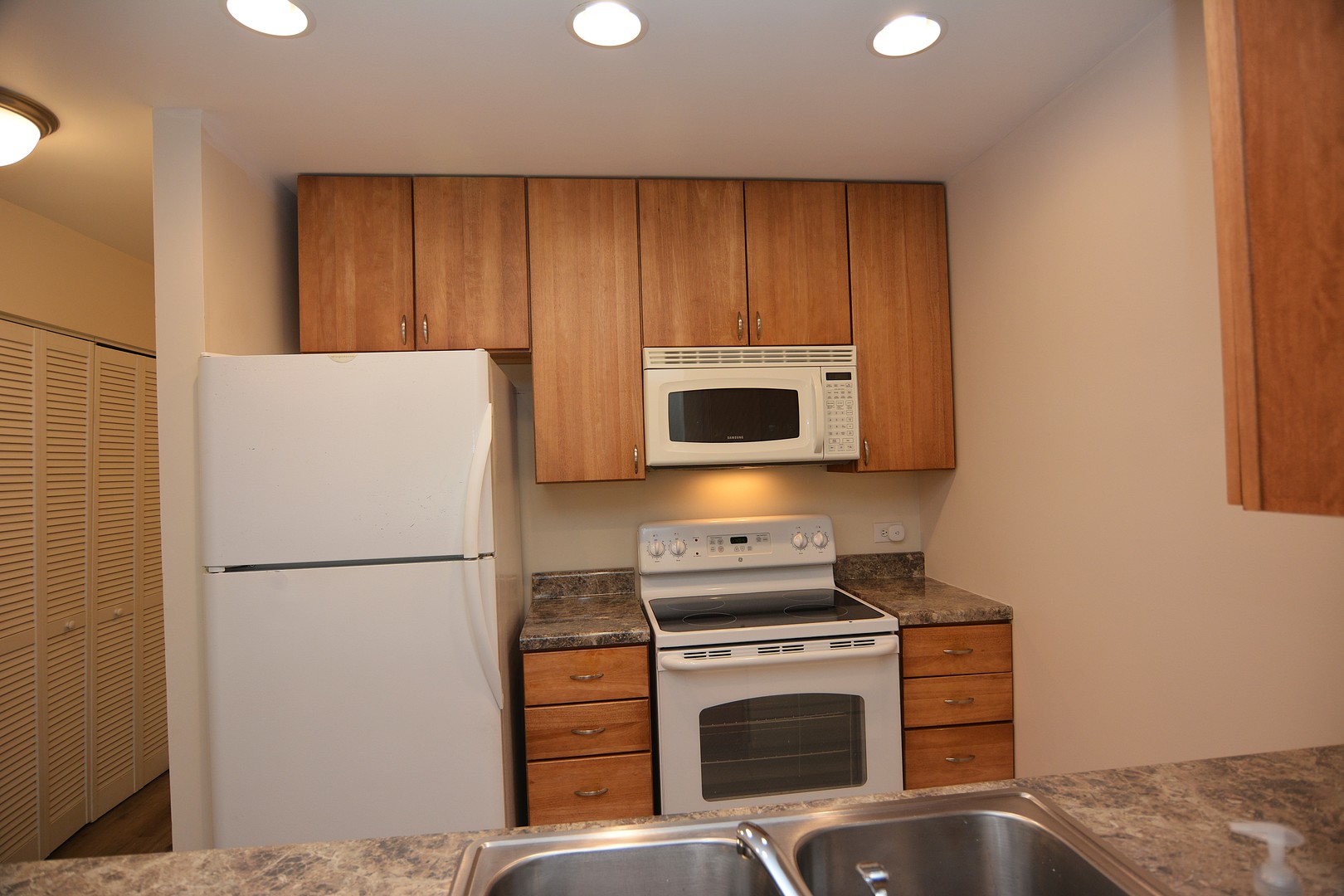 802 E Hillside Avenue Property Photo 15