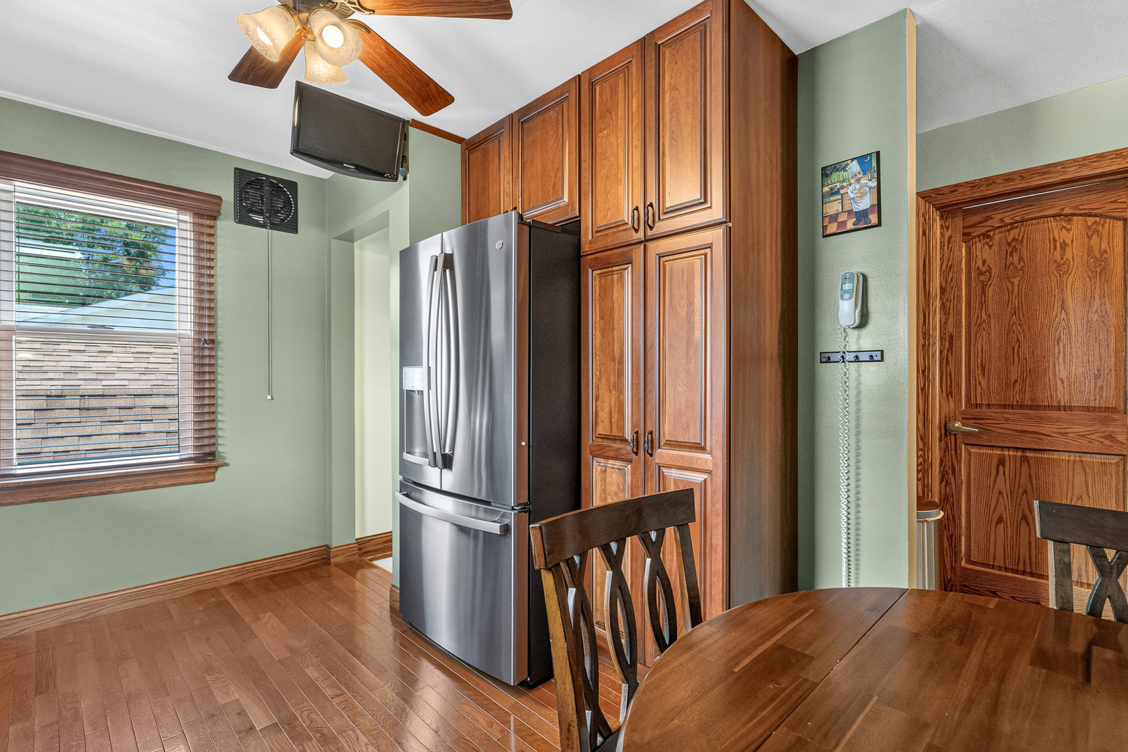 611 Table Street Property Photo 6