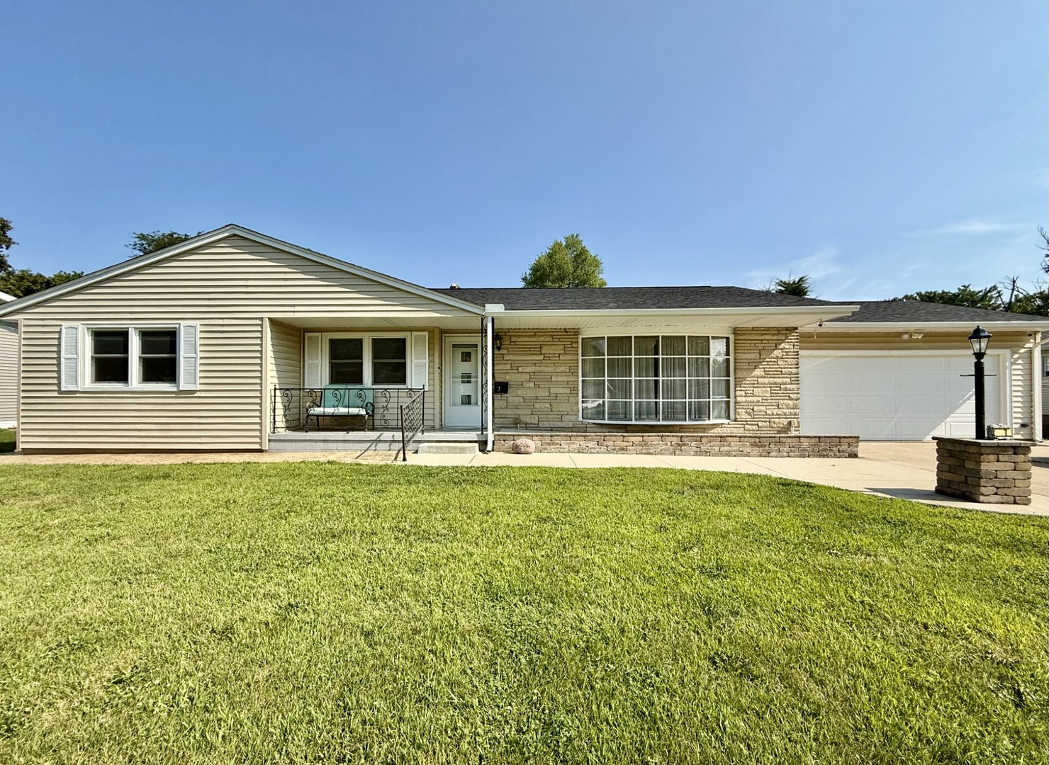 7 Edgewood Drive Property Photo 1
