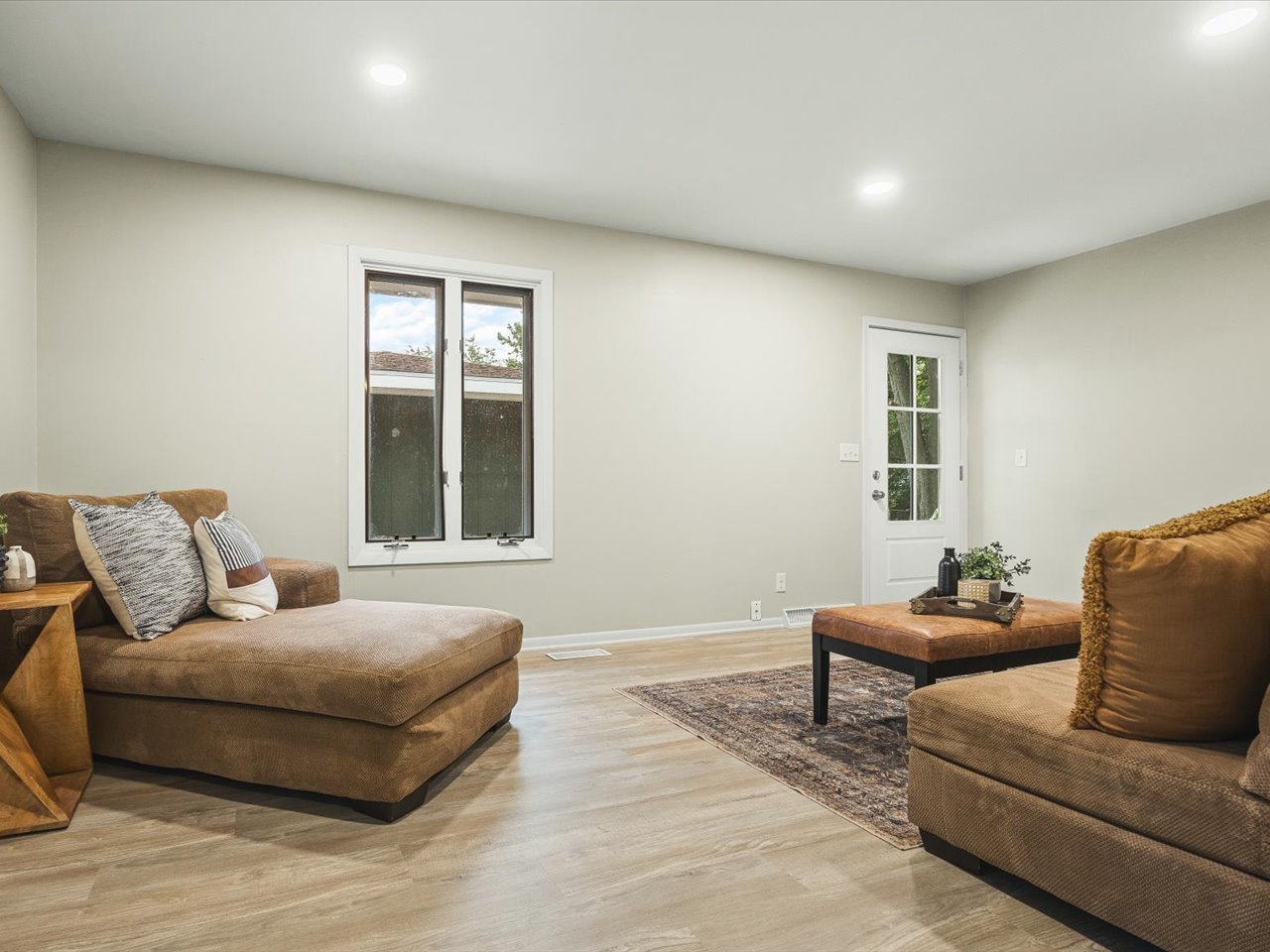 4659 Brougham Drive Property Photo 10