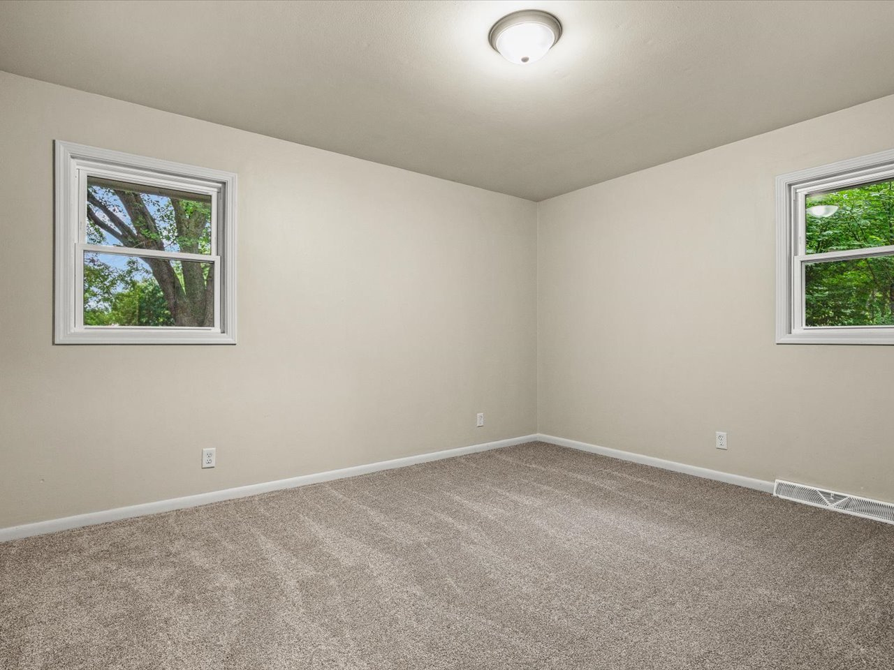 4659 Brougham Drive Property Photo 19