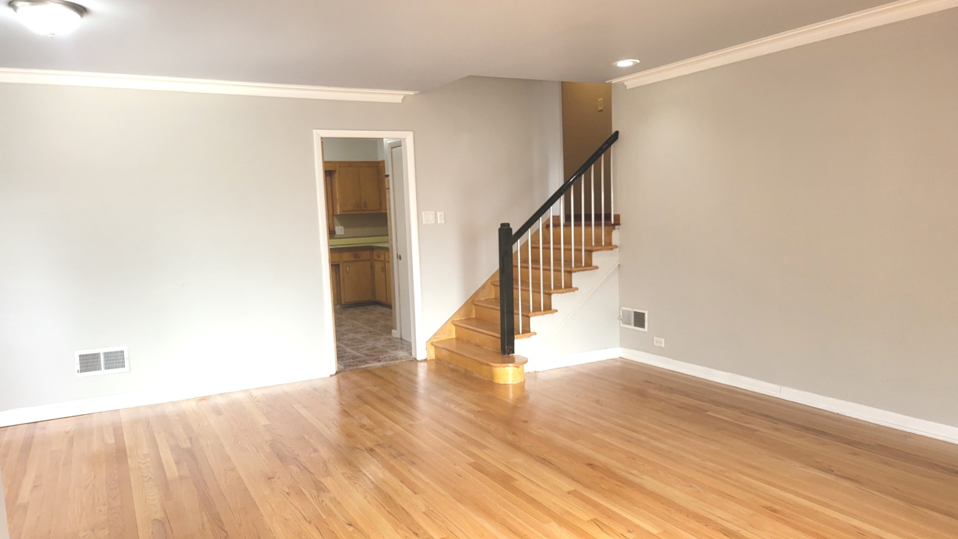 7023 S Bennett Avenue Property Photo 3