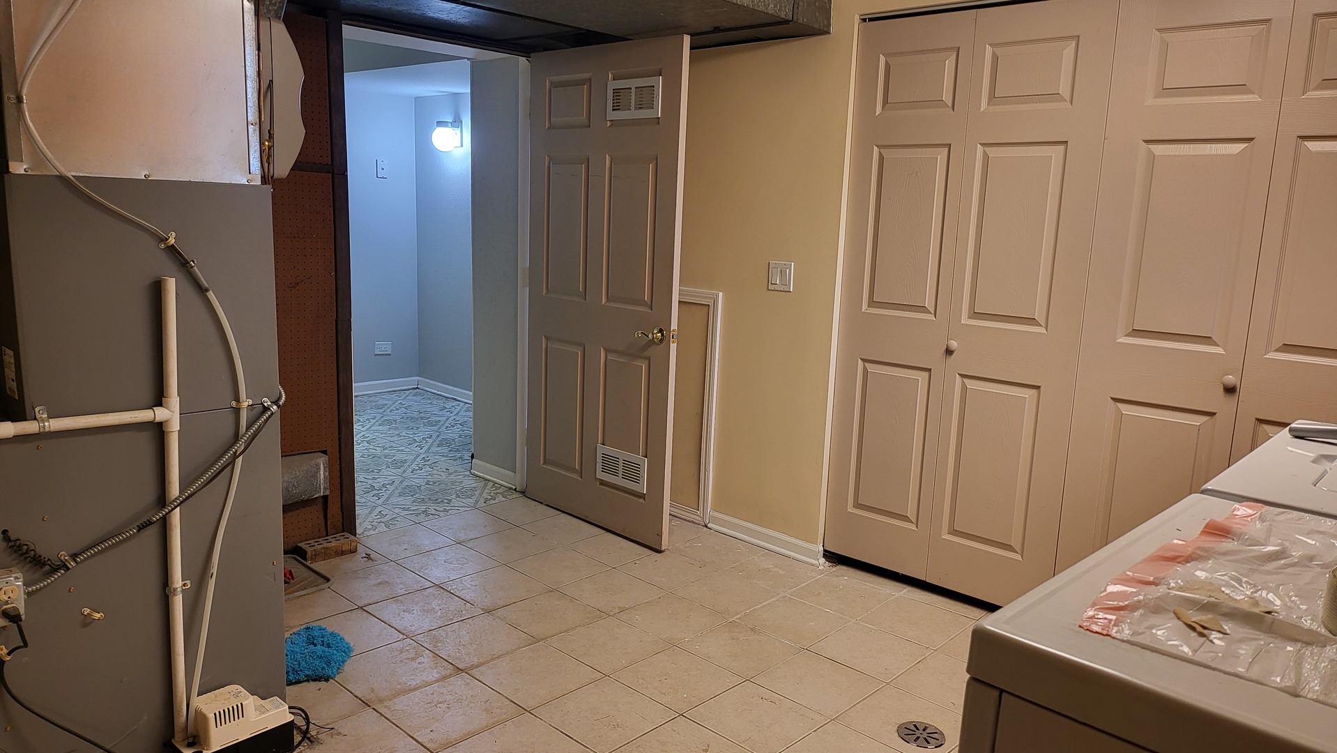 7023 S Bennett Avenue Property Photo 9