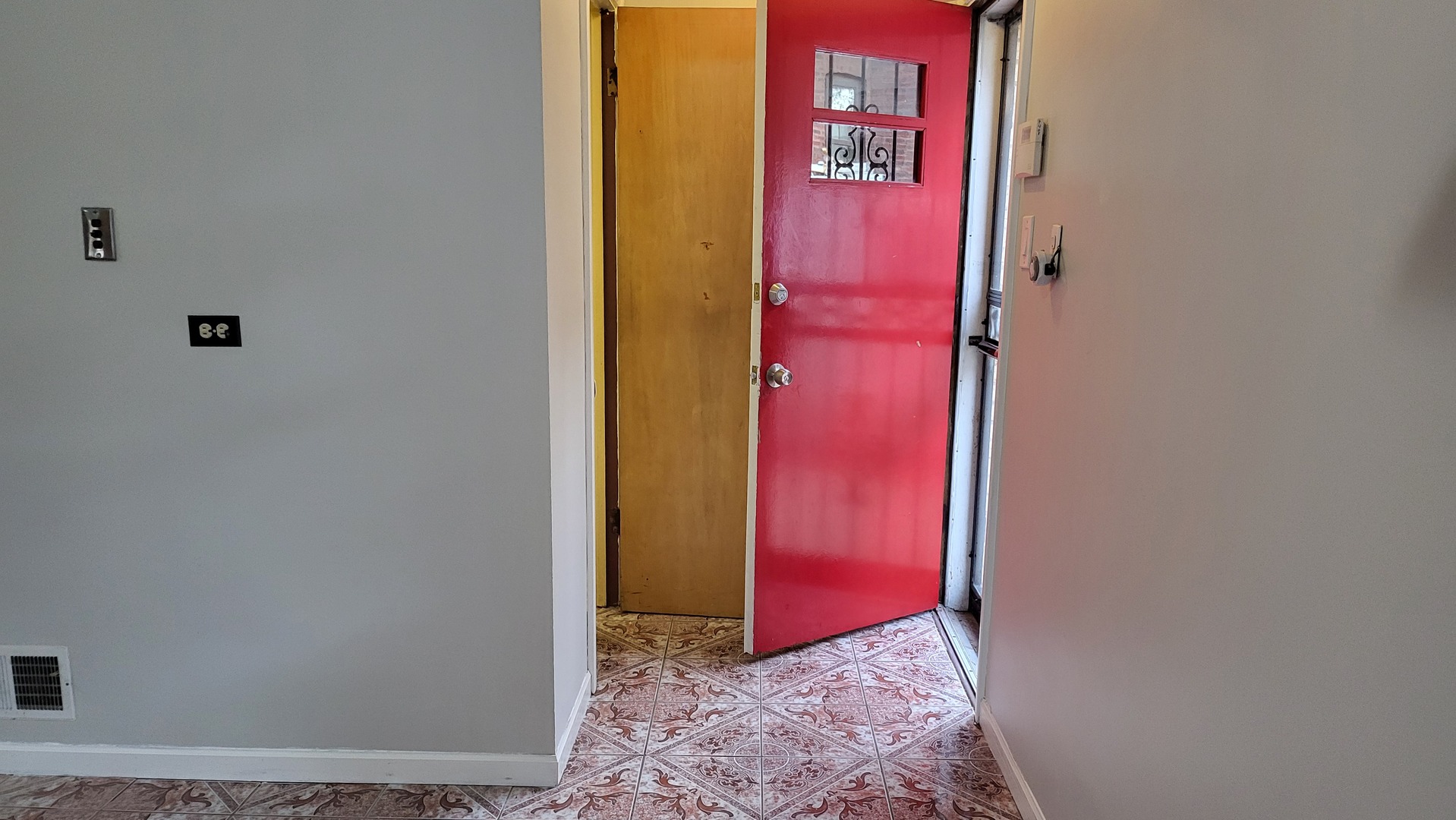 7023 S Bennett Avenue Property Photo 12
