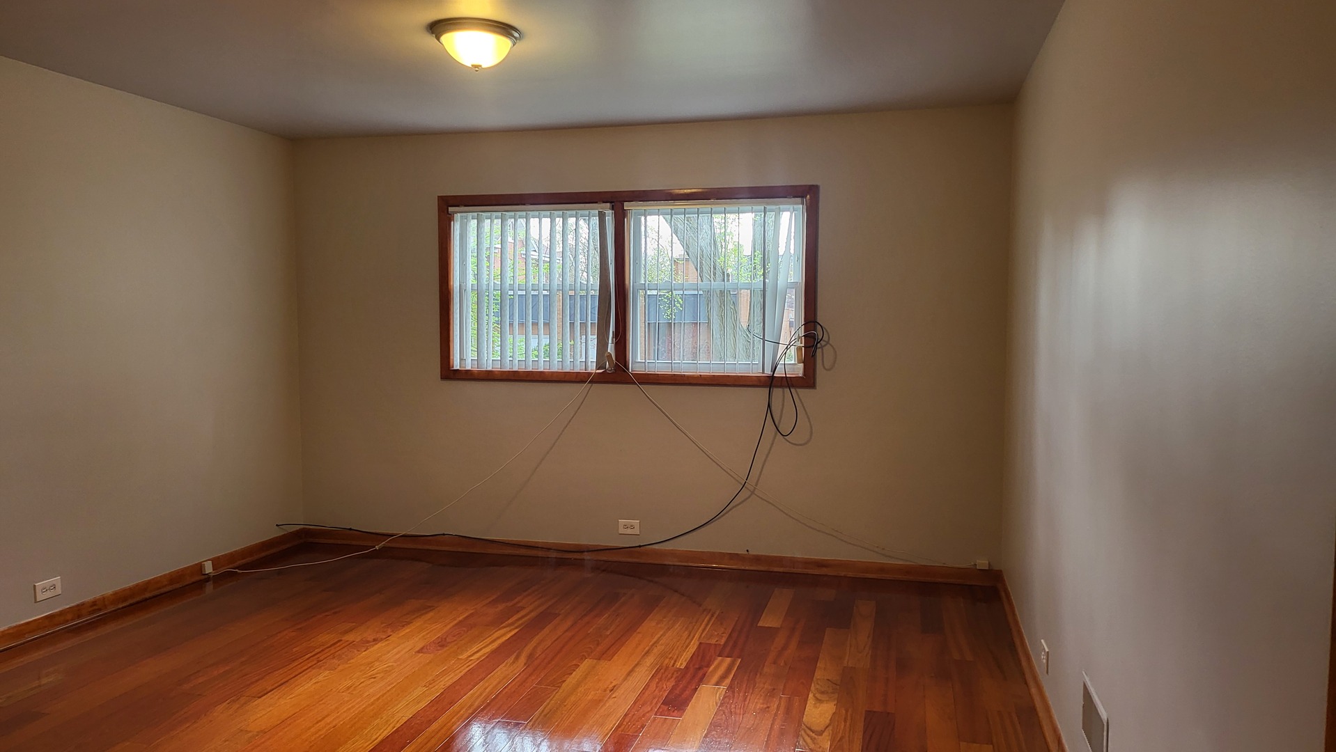 7023 S Bennett Avenue Property Photo 13