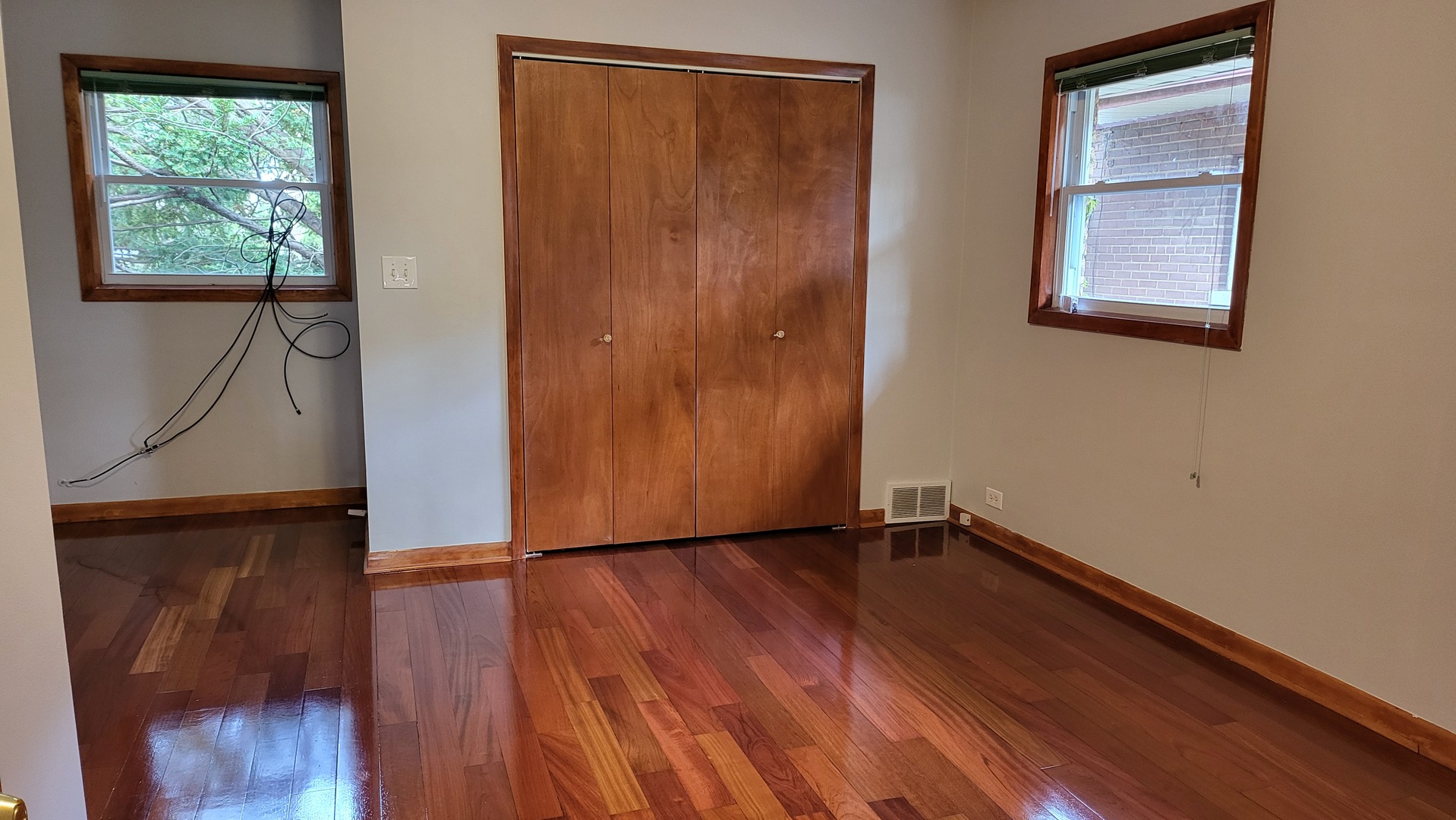 7023 S Bennett Avenue Property Photo 14