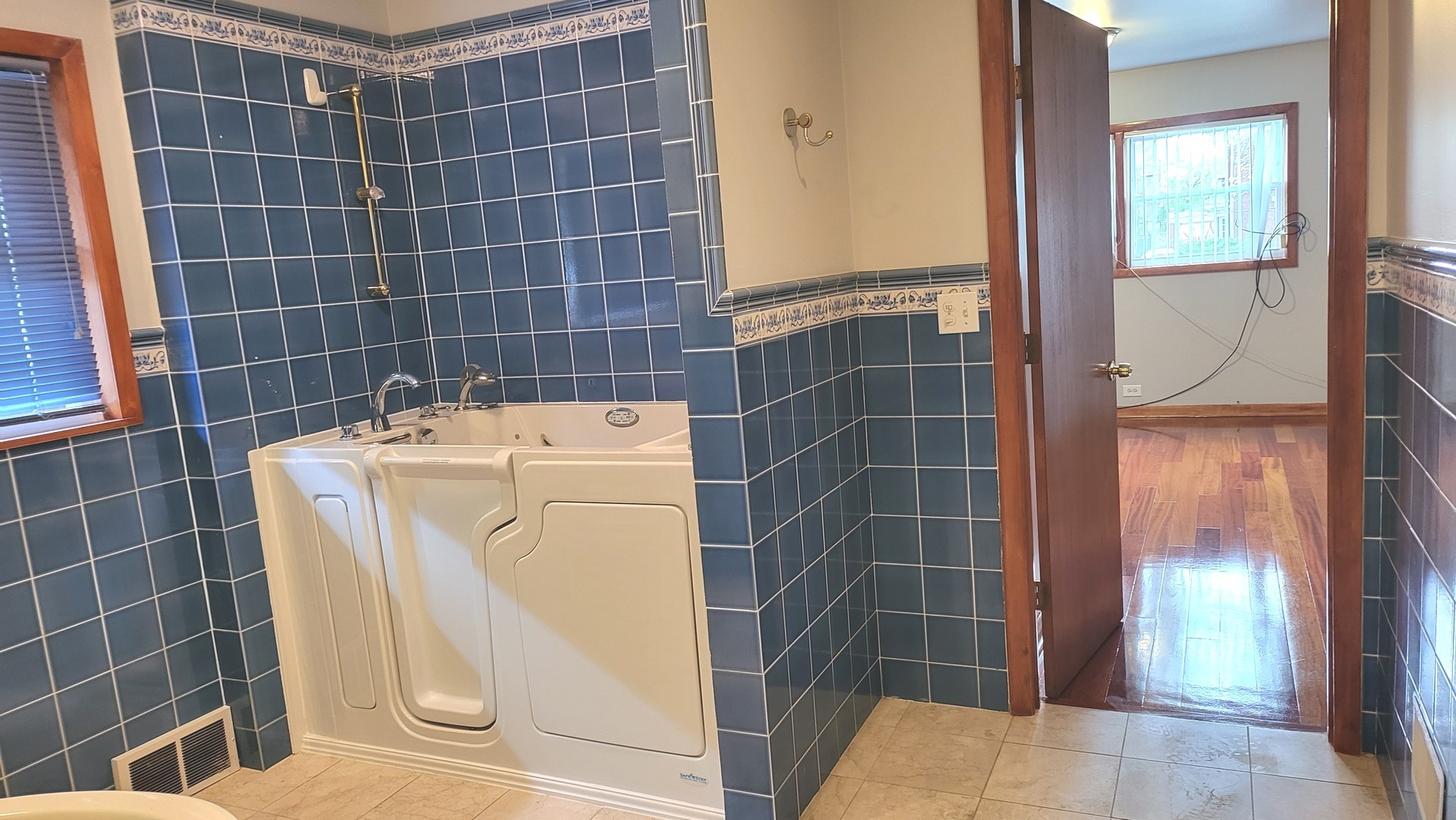 7023 S Bennett Avenue Property Photo 15