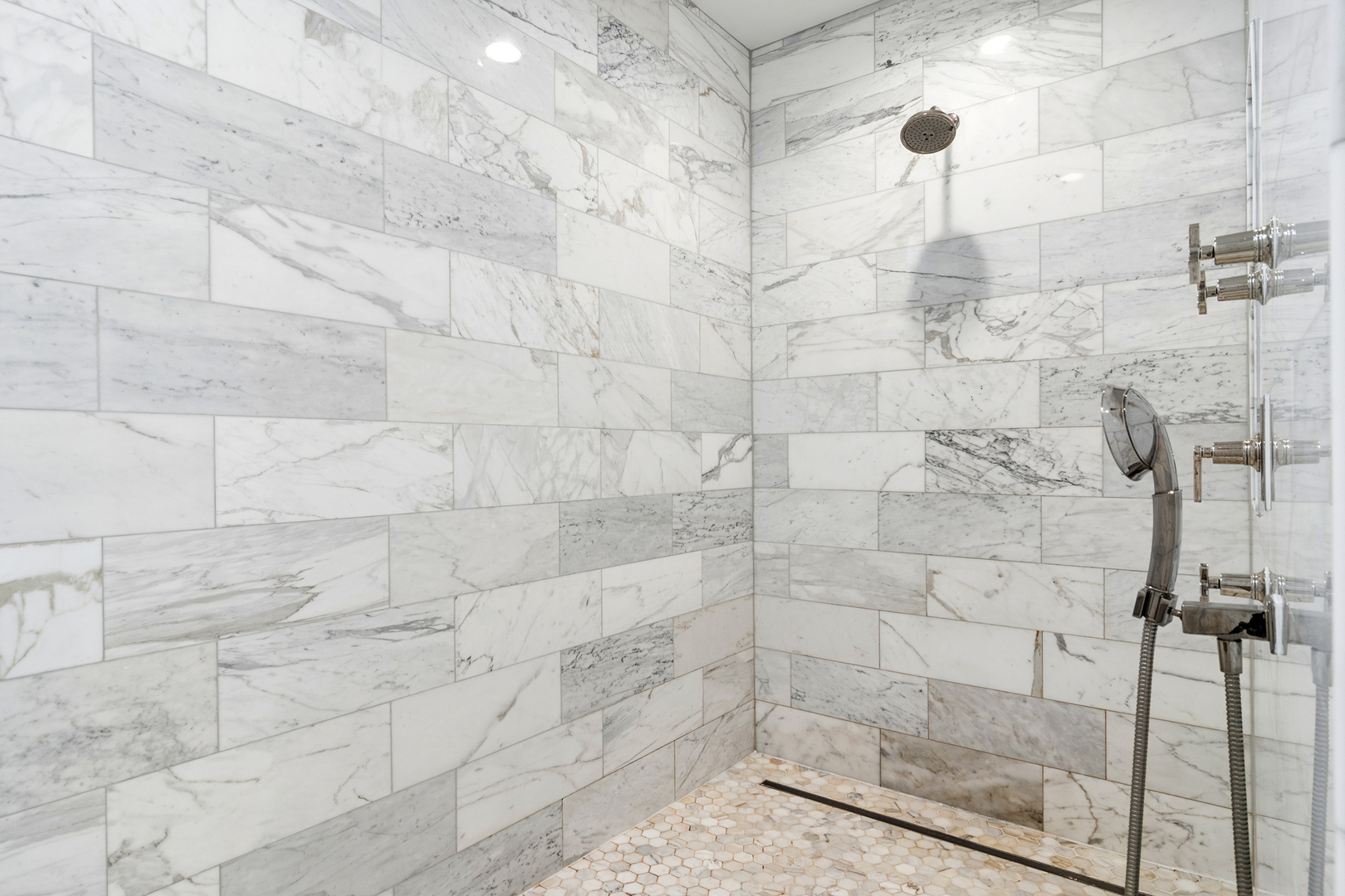 12723010 Property Photo 33