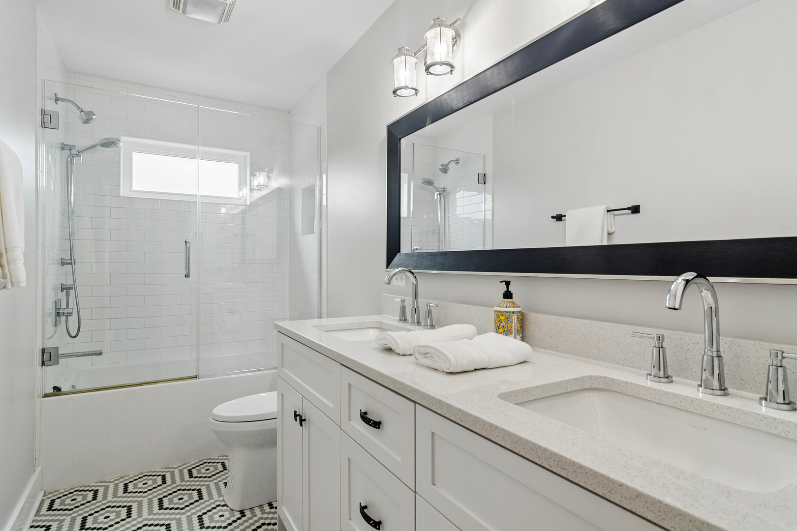 12723010 Property Photo 35