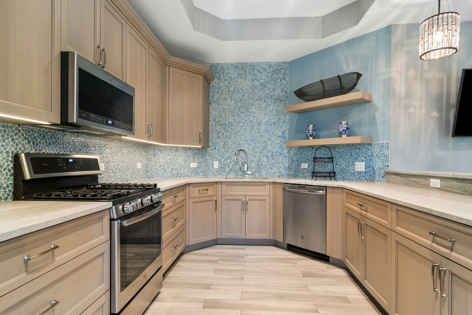 12723010 Property Photo 37