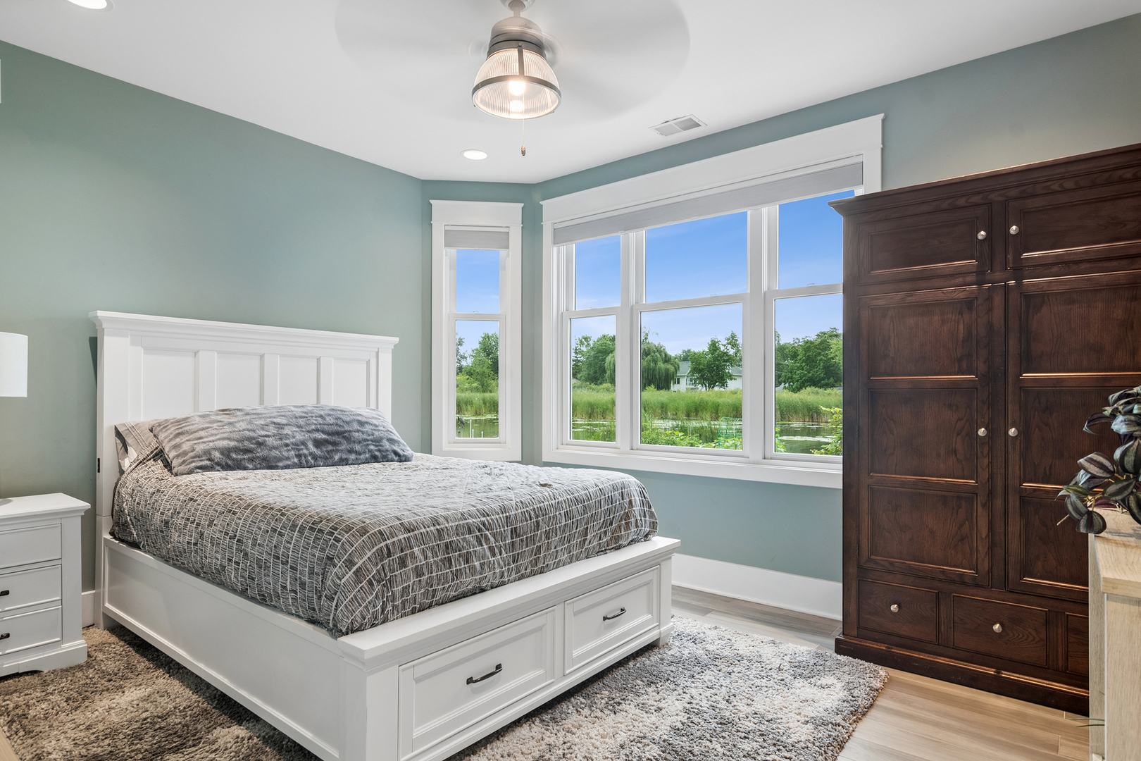 12723010 Property Photo 43