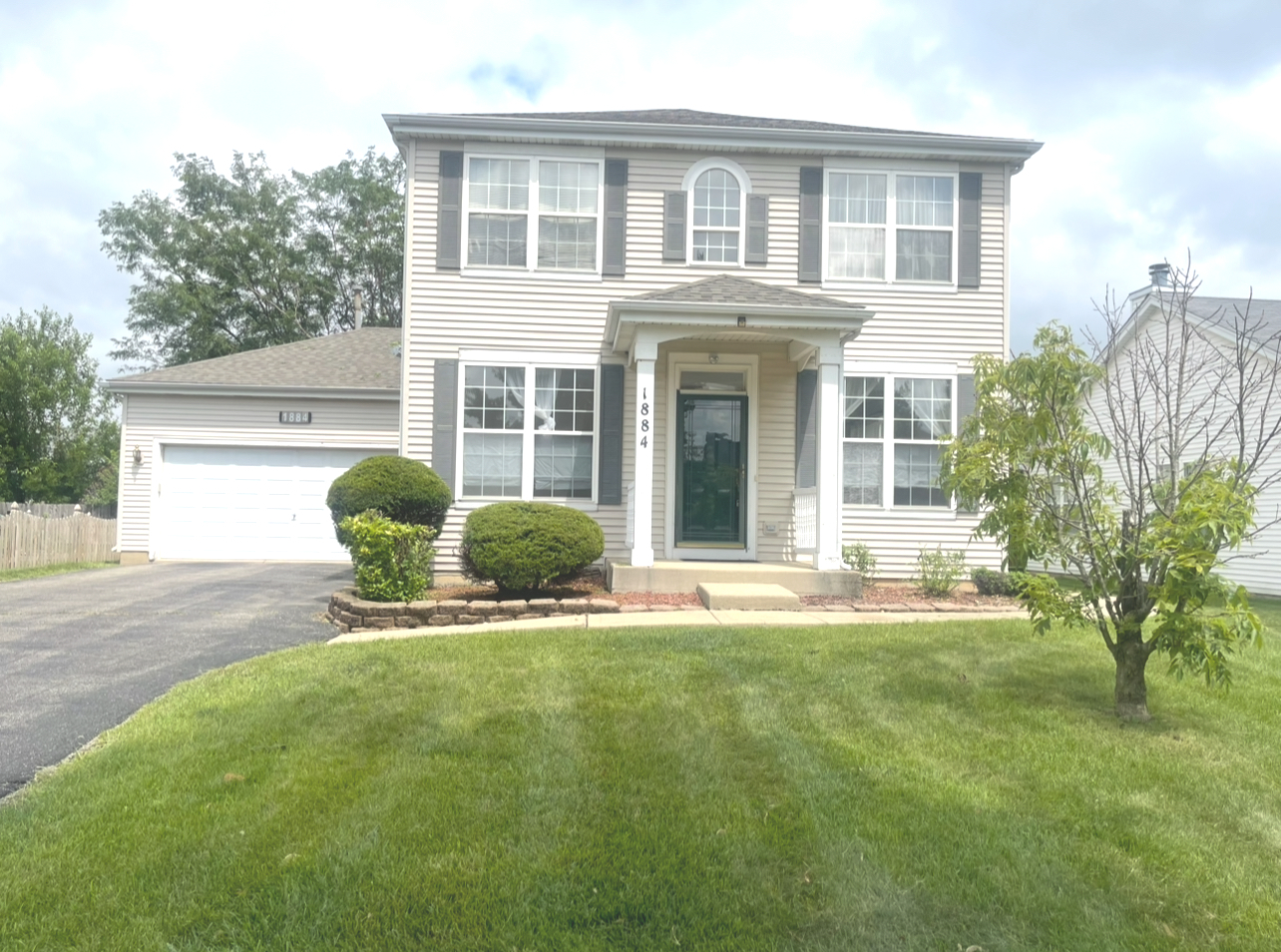 1884 Fescue Drive Property Photo 1